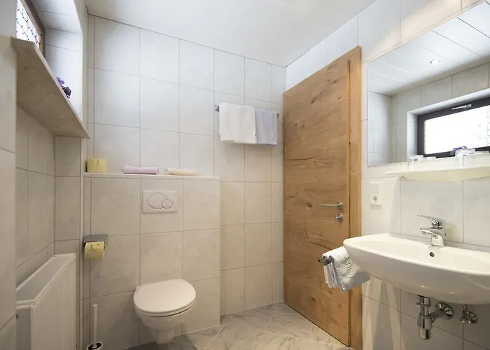 Haus Flora Apartament Seefeld w Tirolu